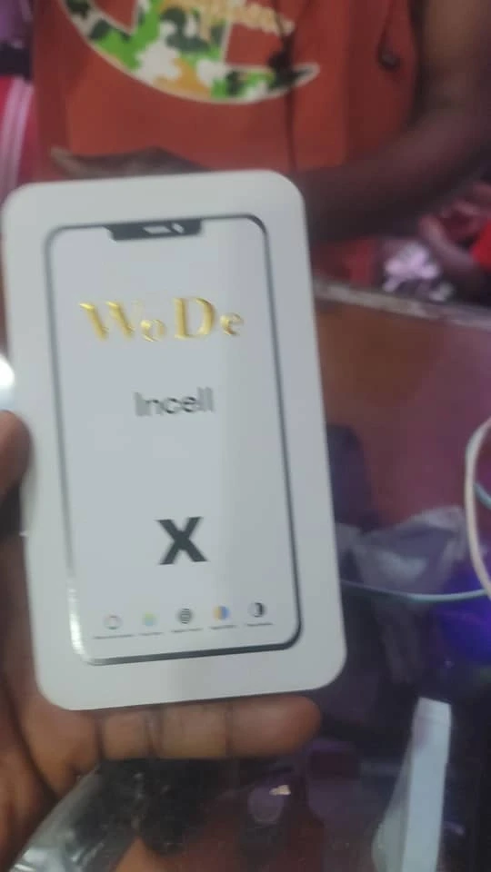 iPhone XR incell
